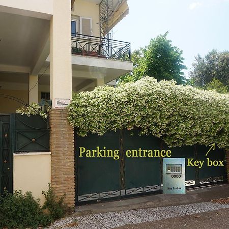 Independent entrance Apt - 130M2 - Garden - Private Parking Appartement Athene Buitenkant foto