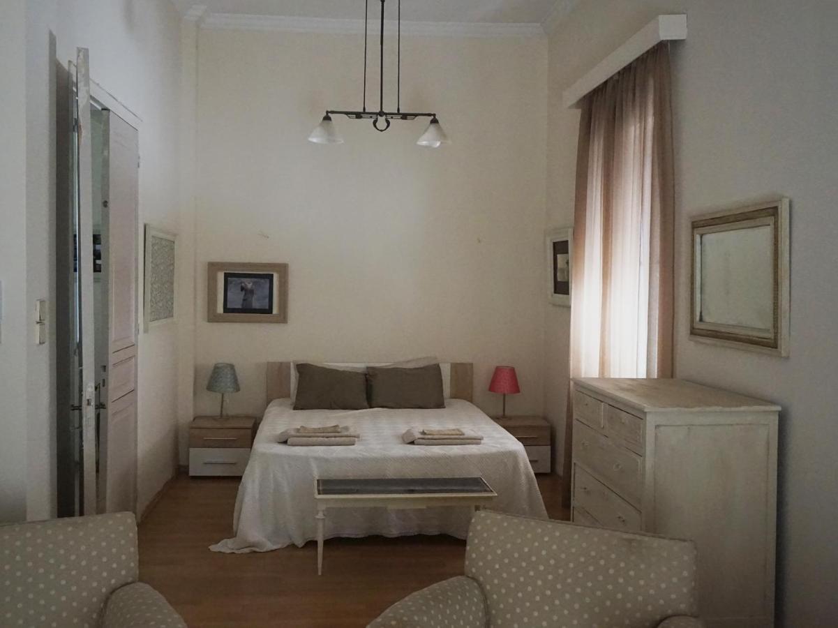 Independent entrance Apt - 130M2 - Garden - Private Parking Appartement Athene Buitenkant foto