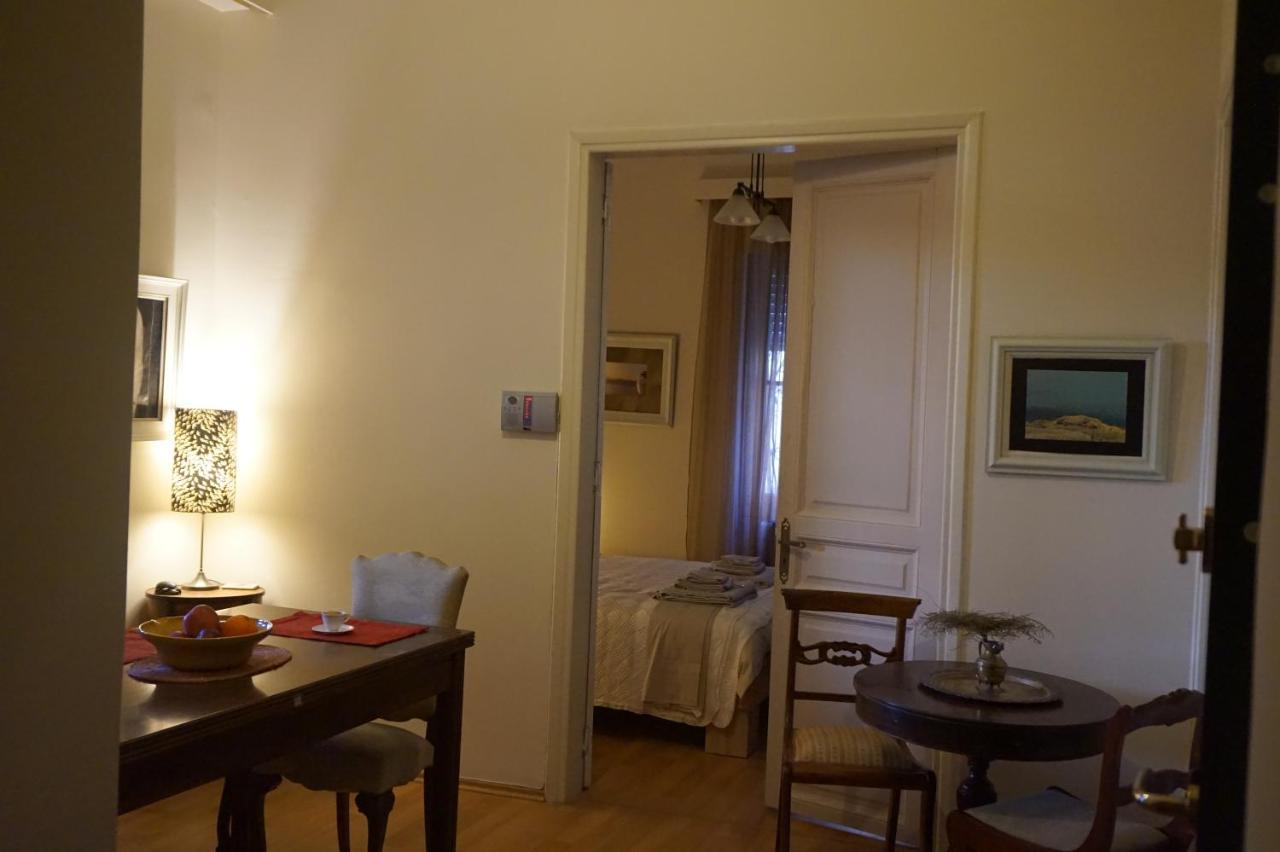 Independent entrance Apt - 130M2 - Garden - Private Parking Appartement Athene Buitenkant foto