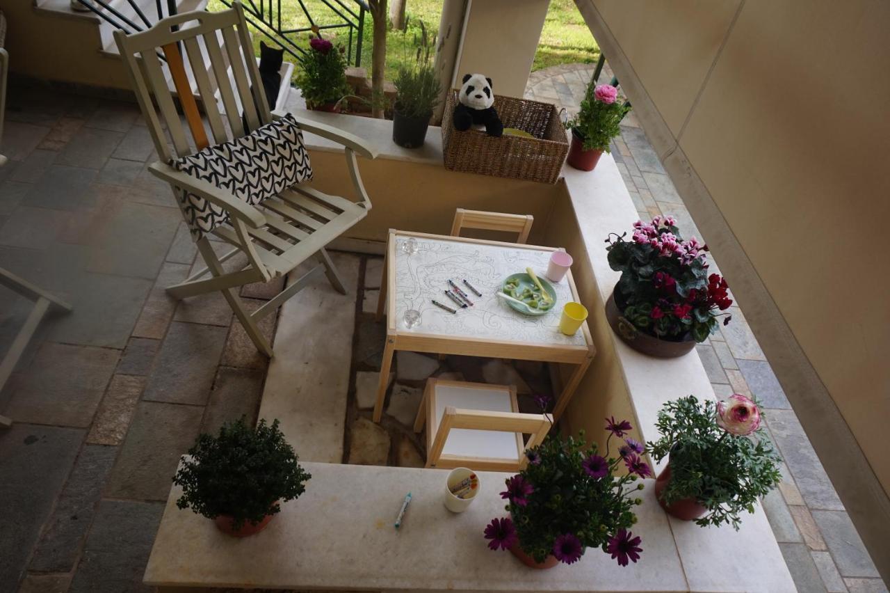 Independent entrance Apt - 130M2 - Garden - Private Parking Appartement Athene Buitenkant foto