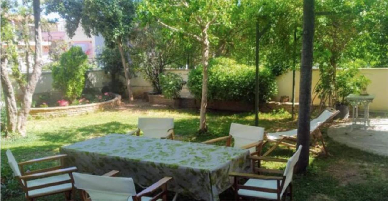 Independent entrance Apt - 130M2 - Garden - Private Parking Appartement Athene Buitenkant foto