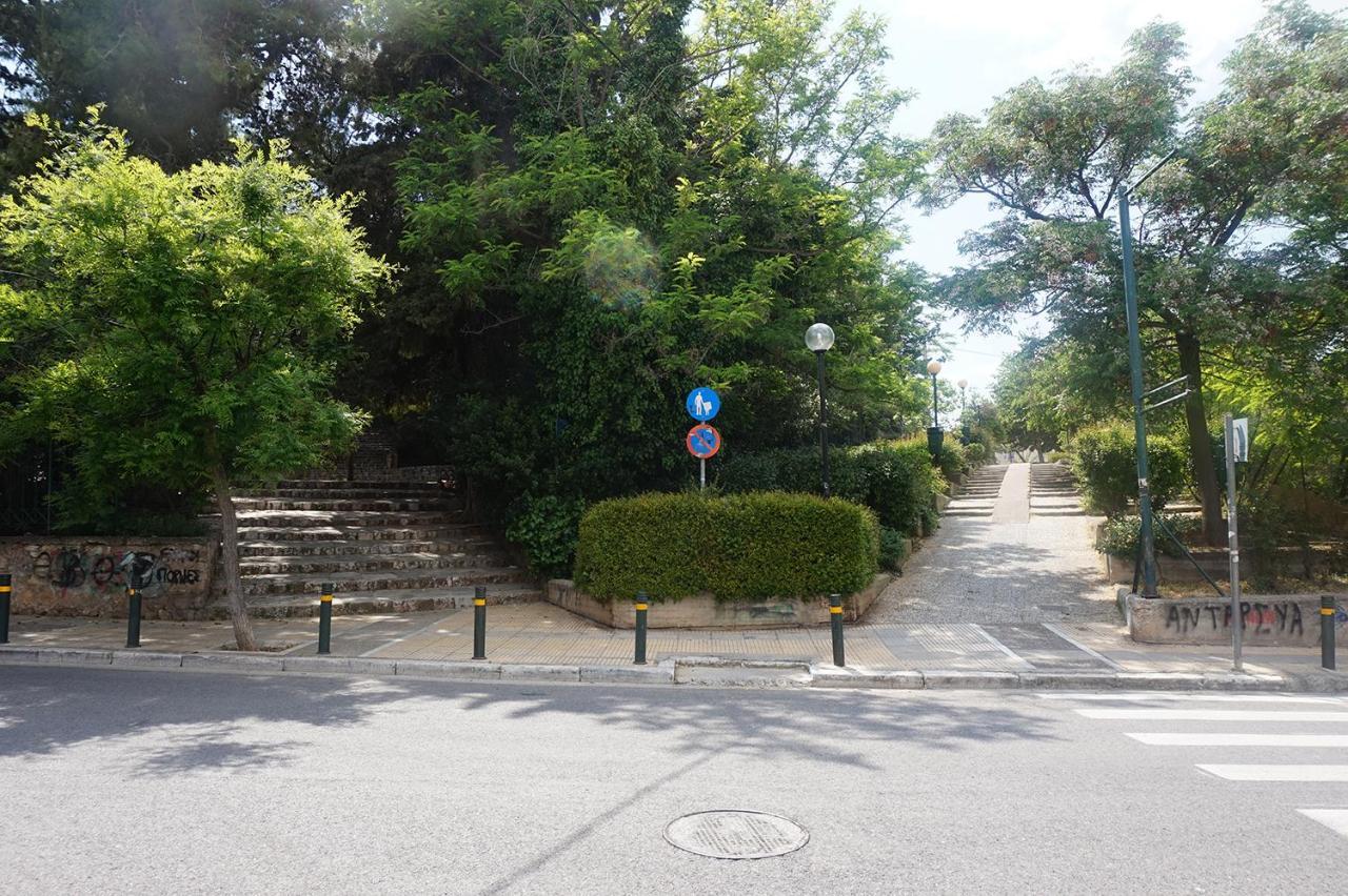 Independent entrance Apt - 130M2 - Garden - Private Parking Appartement Athene Buitenkant foto