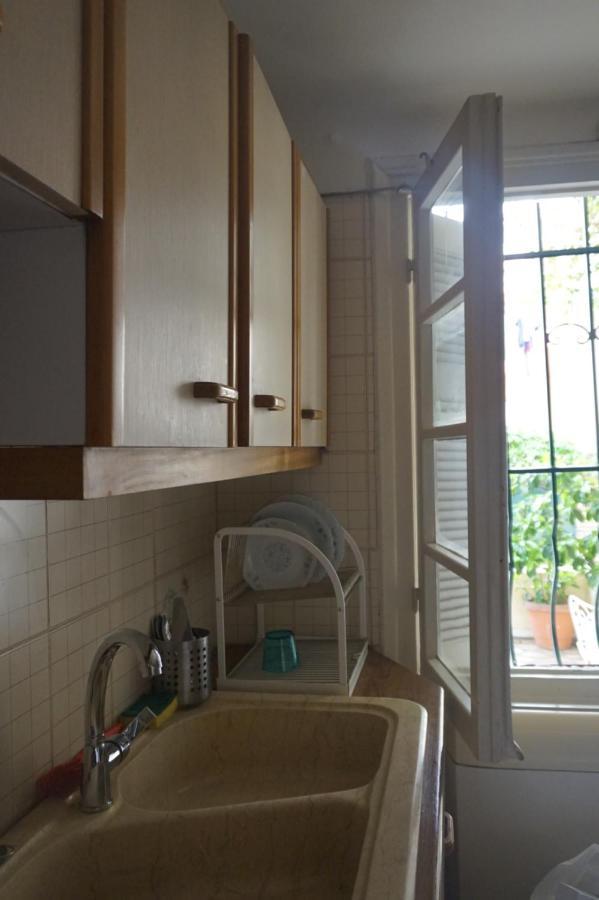 Independent entrance Apt - 130M2 - Garden - Private Parking Appartement Athene Buitenkant foto
