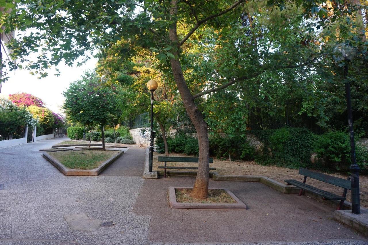 Independent entrance Apt - 130M2 - Garden - Private Parking Appartement Athene Buitenkant foto